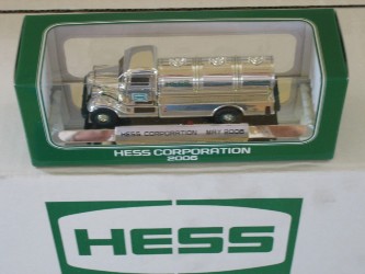 2006 2006 Hess Mini Chrome Truck: The NYSE Special Edition