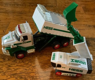 2017 2017 Hess Dump Truck and Loader